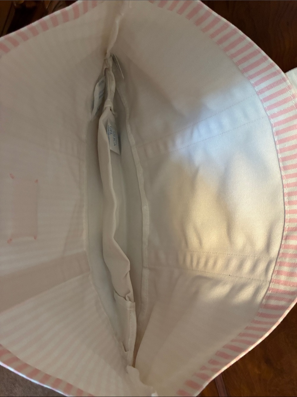 Lancôme Bundle-Train Case, Tote Bag, Renergie, Lipstick, and More! - Picture 8 of 9